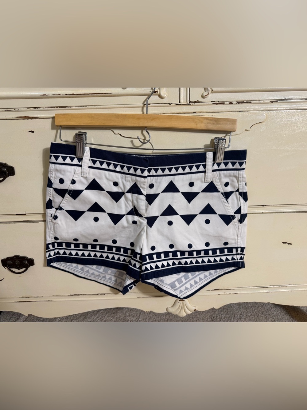 J. Crew White and Navy Geometric Print Cotton 3 inch Shorts Size 2